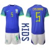 Baby Fußballbekleidung Brasilien Casemiro #5 Auswärtstrikot WM 2022 Kurzarm (+ kurze hosen)